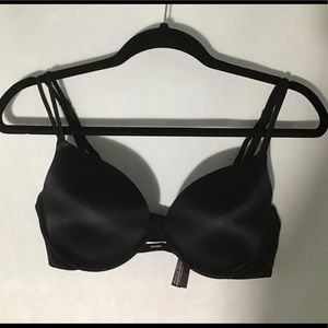 Victoria’s Secret very sexy push up black bra, size 36C